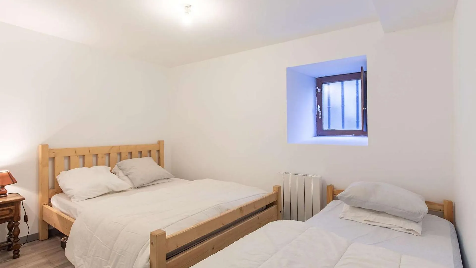 Maison De Village 8 Pers, 3 Ch, Proche Ski, Cuisine Equipee, Parking, Bebe Et Animaux Bienvenus - Fr-1-402-137 Betpouey 0*,  Frankrike