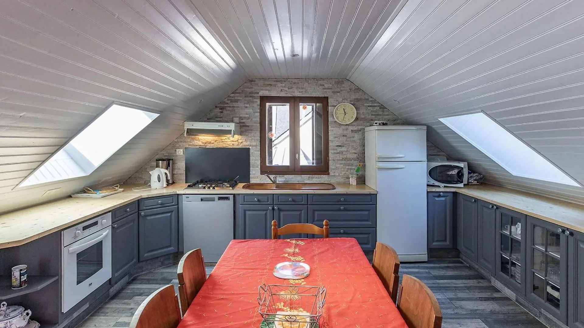 Semesterbostad Maison De Village 8 Pers, 3 Ch, Proche Ski, Cuisine Equipee, Parking, Bebe Et Animaux Bienvenus - Fr-1-402-137 Betpouey