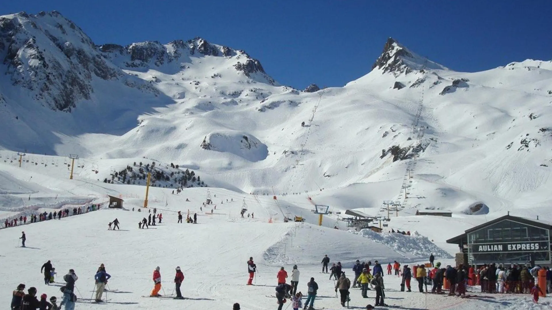 Maison De Village 8 Pers, 3 Ch, Proche Ski, Cuisine Equipee, Parking, Bebe Et Animaux Bienvenus - Fr-1-402-137 Betpouey Semesterbostad